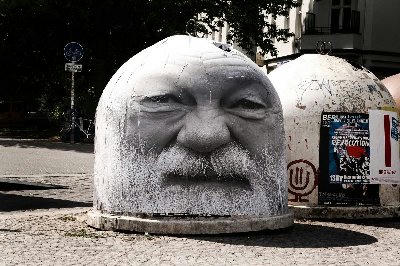 Street-Art-in-Berlin-1.jpg