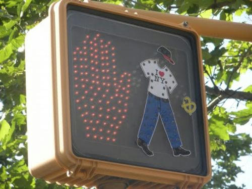 a-funny-traffic-light-at-NY-2.jpg