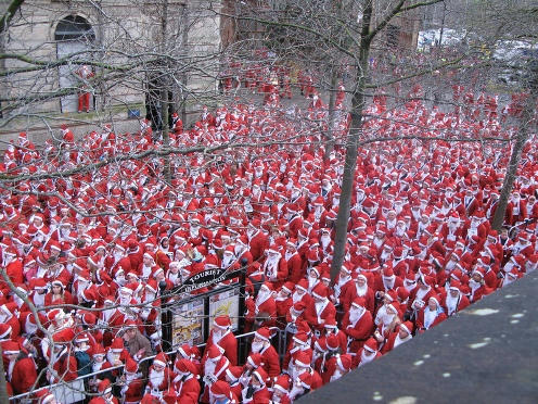 oosugi-santas.jpg