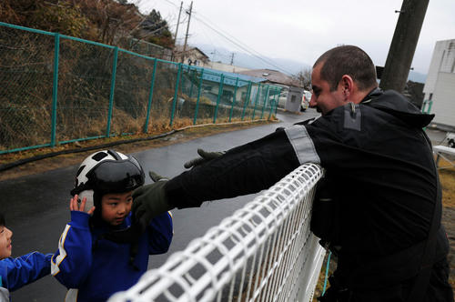 US-crew-in-Fukushima-1.jpg