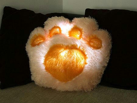 nikukyu-lighting-cushion.jpg