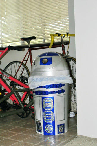 R2D2-Trashcan.jpg