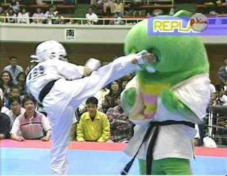kick-the-gachapin.jpg