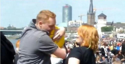 free-hug-2.jpg