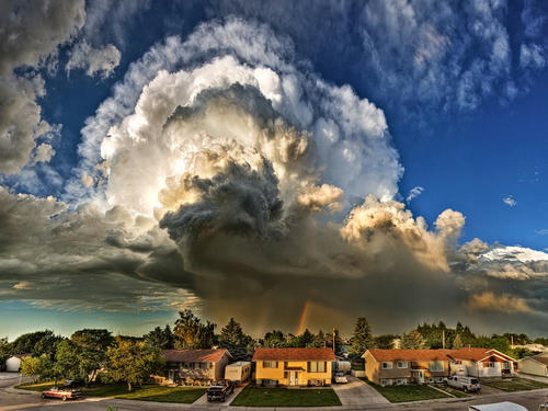 a-beautiful-town-of-an-amazing-cloud.jpg
