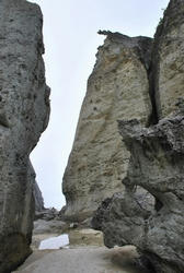 ★岩に囲まれる★