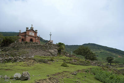 ★いきなり現れる旧野崎教会★