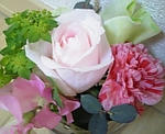 スイトピーと薔薇