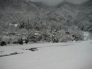 画像:白川郷 であい橋周辺