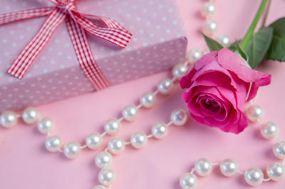 珍珠首飾根據不同的膚色選擇適合自己的珍珠