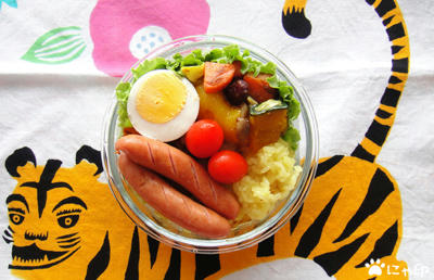 今日のMy弁当「ターメリックライスでカレー炒め丼」