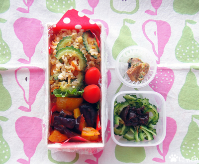 今日のMy弁当「ゴーヤで炒飯と田楽みそやっこ」