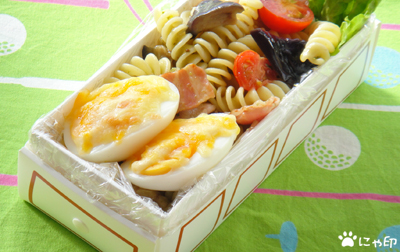 今日のMy弁当「なす・ベーコン・トマトの簡単バジルパスタ」