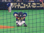 頭を抱えるドアラ