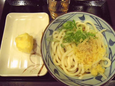 丸亀製麺のぶっかけうどん+半熟玉子天