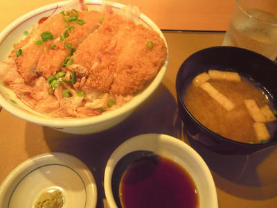 やよい軒の和風たれかつ丼