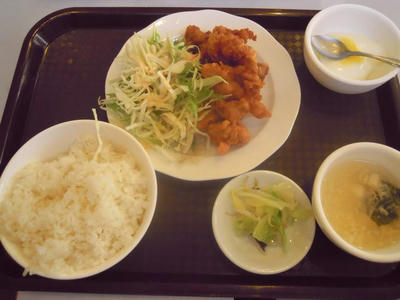 皇朝の若鶏唐揚げ定食