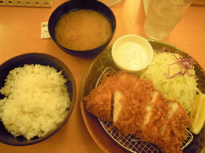 チキン亭の特製チキンかつ定食