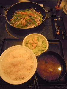 正直な食堂の鶏もやし炒め