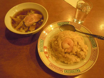 チャーハンと半ラーメン　文華楼