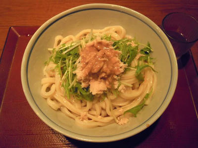楽釜製麺所　蒸し鶏と京菜の胡麻だれうどん