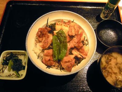 テング酒場　きじ焼き丼