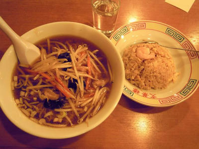 モヤシそばと半チャーハン　文華楼