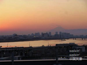 walkinwalkin-TIAT18.jpg