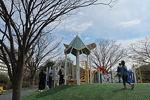 カメのいる公園 ピースパレードみなとみらい ムキンポの忍者ブログ