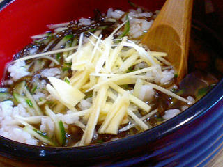 食欲が無い暑い日に～もずくショウガ粥～