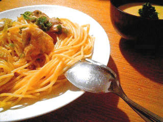 鶏胸肉とセロリのパスタ