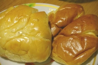 パン工房 こみねとほしのベーカリーのクリームパン