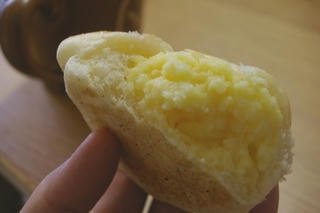 パン工房 こみね「クリームパン」