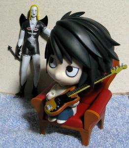 ベースを貸して貰いました♪