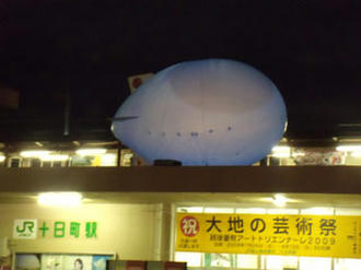 飛行船浮いてない…