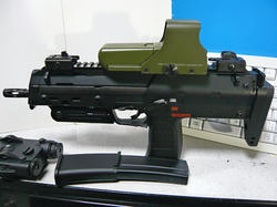 MP7A1とNITORO:VoバッテリーボックスTypeE