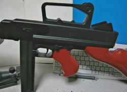 中華エアコキトンプソンM1A1に中華エアコキL85A2のキャリハン