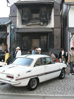 「昭和のクルマ」に観客2万人－年齢を超えて時代を共有