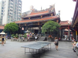Taiwan_temple.jpg