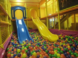 PlayHouse_bollPool.jpg