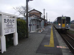 意外に、綺麗なトイレが併設されていた俵田駅
