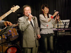 マスターの胸元に、御祝儀っぽいモノが…！？