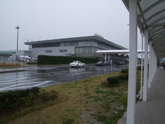強めの雨が降っていた山口宇部空港