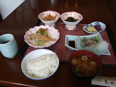 この日の昼ご飯♪…素朴で何か良いです