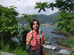 後ろの湖が河口湖です