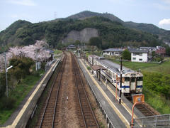 右が日田彦山線です…夜明駅にて