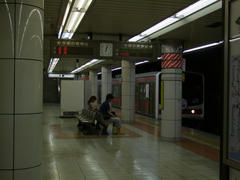 通過列車の方が多い駅でもあります