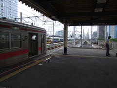 日中の普通列車は、海浜幕張駅までです