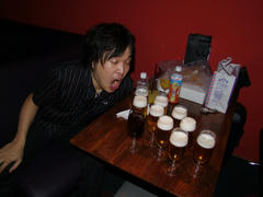 まずは Jz Brat で飲みます♪