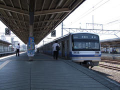 乗り換えて、伊豆箱根鉄道の三島駅にて